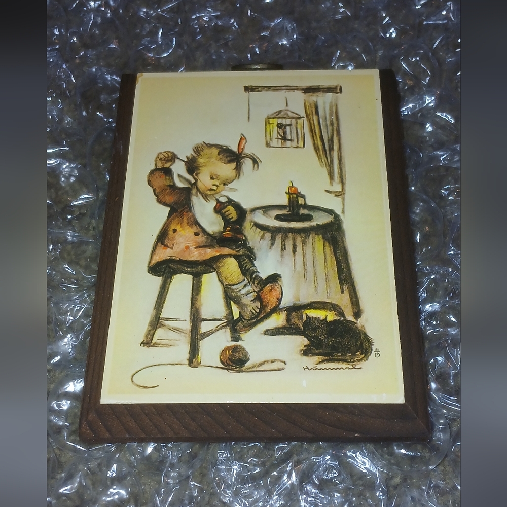 HUMMEL PLAQUE